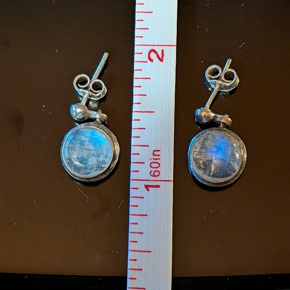 Elegant Silver And Moonstone Earrings - Picture 3 of 3